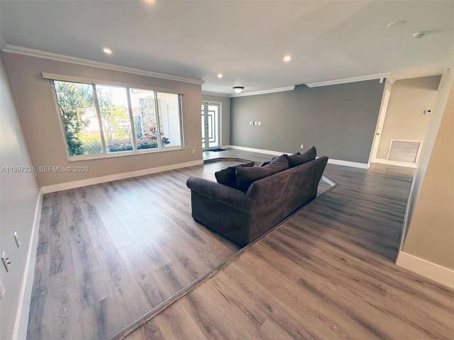 1804 SW 104th Ct, Miami, FL 33165