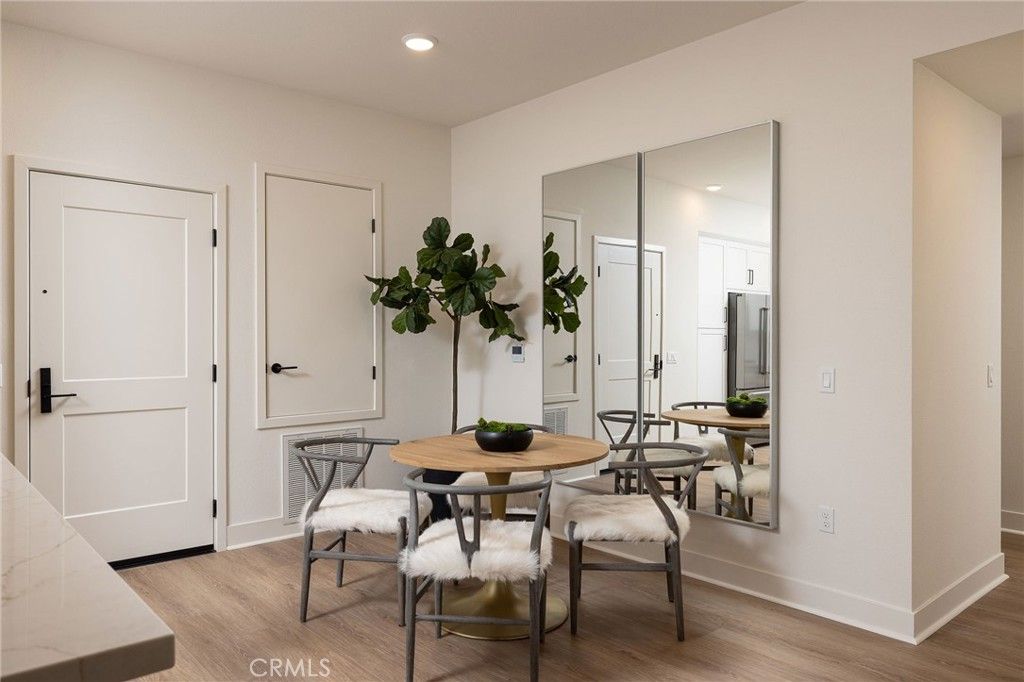 Image 10 of property listing at 414 Main St. 410, Huntington Beach, CA 92648