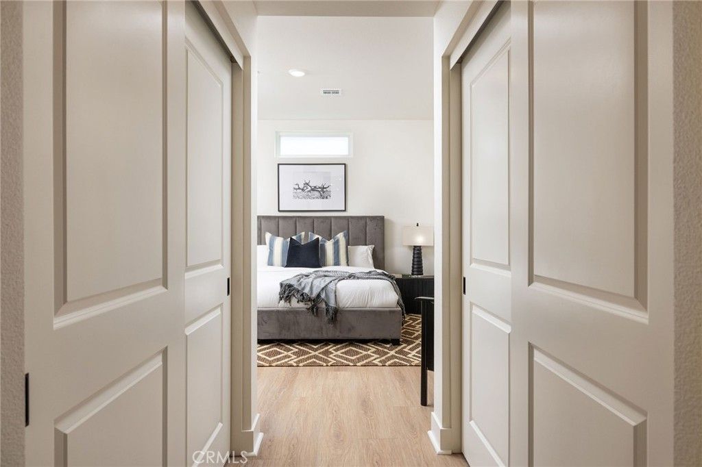 Image 12 of property listing at 414 Main St. 410, Huntington Beach, CA 92648