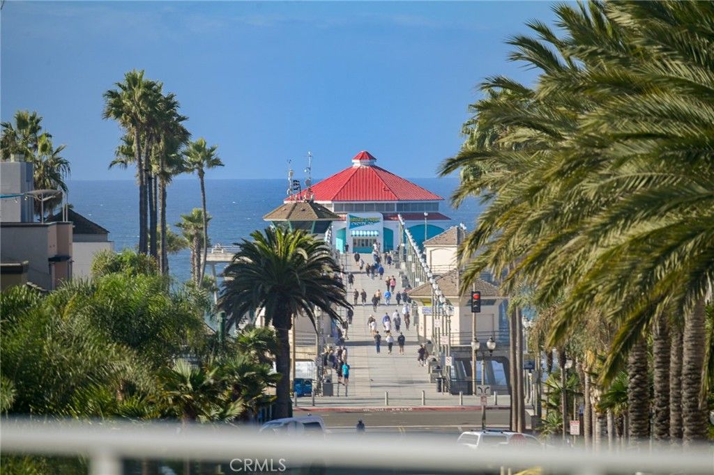 Image 19 of property listing at 414 Main St. 410, Huntington Beach, CA 92648