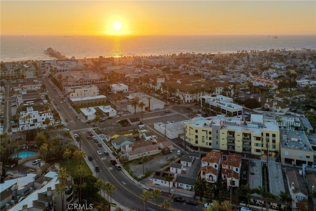 Image 20 of property listing at 414 Main St. 410, Huntington Beach, CA 92648