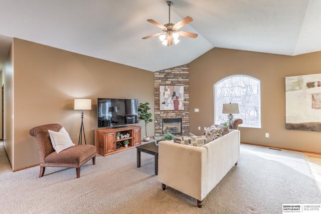 19625 Audrey Street, Gretna, NE 68028