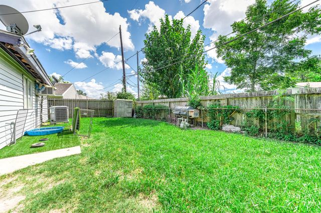 9914 Sumerlin Street, Houston, TX 77075