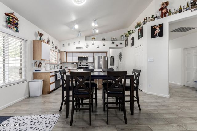 240 W ENSUENO Street, Gilbert, AZ 85233