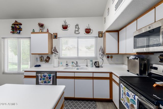 240 W ENSUENO Street, Gilbert, AZ 85233