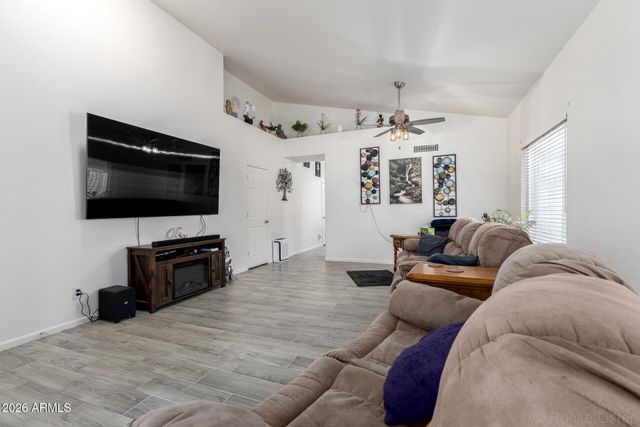 240 W ENSUENO Street, Gilbert, AZ 85233