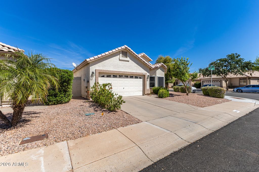 240 W ENSUENO Street, Gilbert, AZ 85233 — photo 2