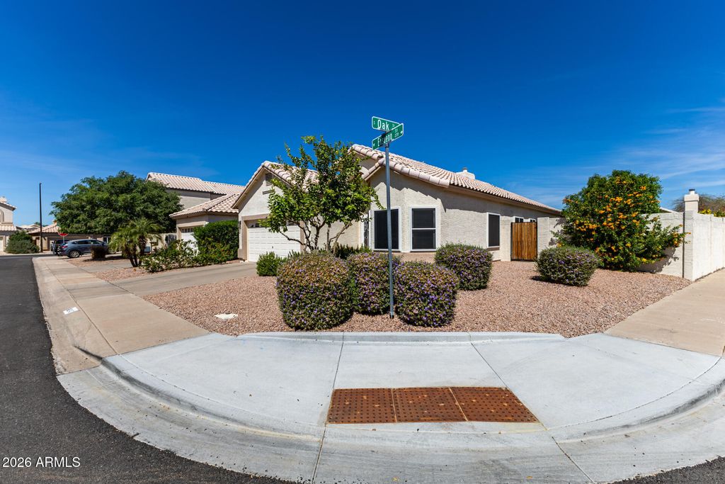 240 W ENSUENO Street, Gilbert, AZ 85233 — photo 4