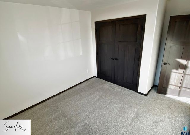 6609 W Gresford Pl Place, Sioux Falls, SD 57106