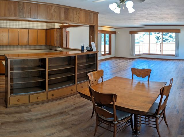 2250 70th Street, Windsor Heights, IA 50324