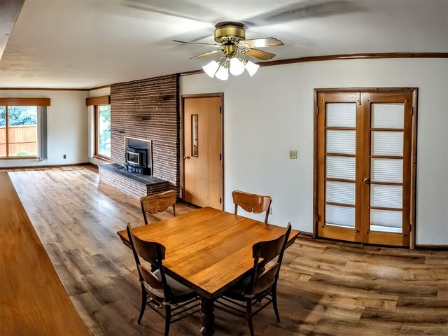 2250 70th Street, Windsor Heights, IA 50324