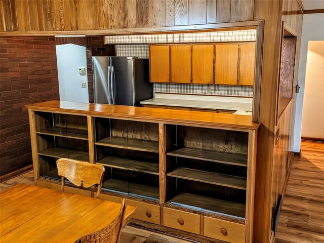 2250 70th Street, Windsor Heights, IA 50324