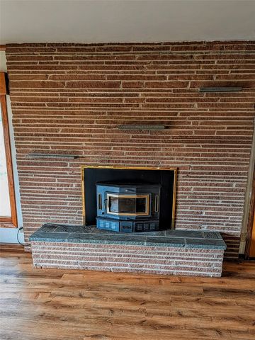 2250 70th Street, Windsor Heights, IA 50324