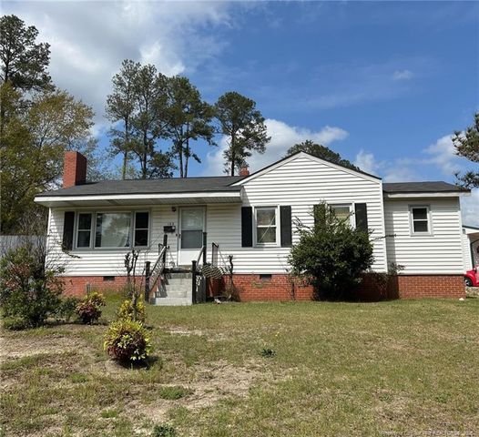 103 Lamont Street, Raeford, NC 28376