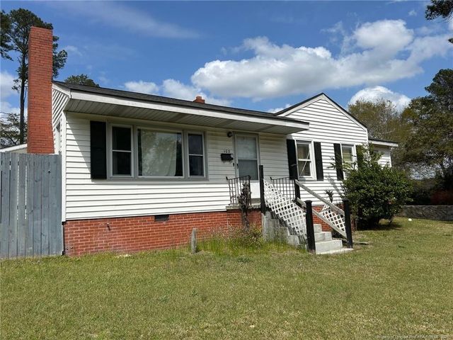 103 Lamont Street, Raeford, NC 28376