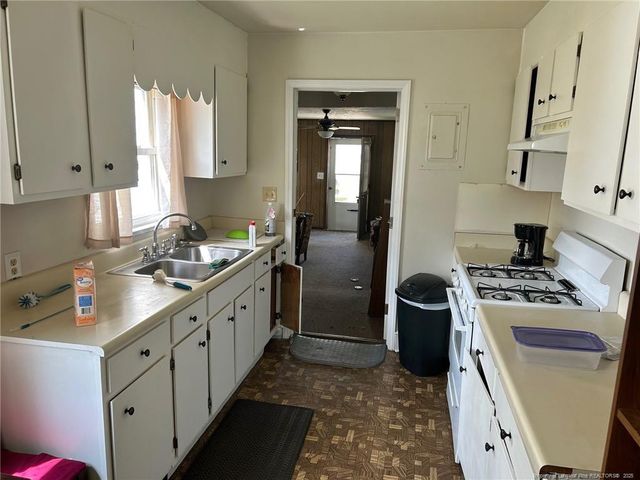 103 Lamont Street, Raeford, NC 28376