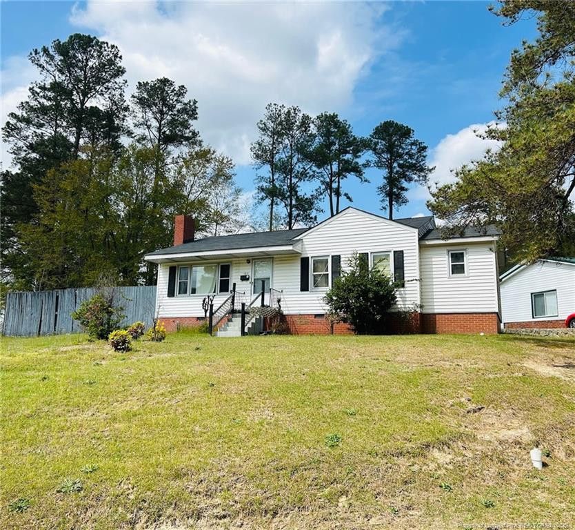103 Lamont Street, Raeford, NC 28376