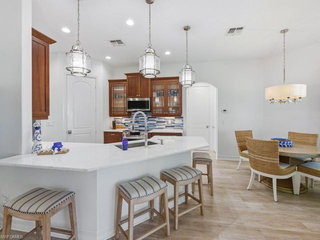 366 Grapewood CT, Marco Island, FL 34145