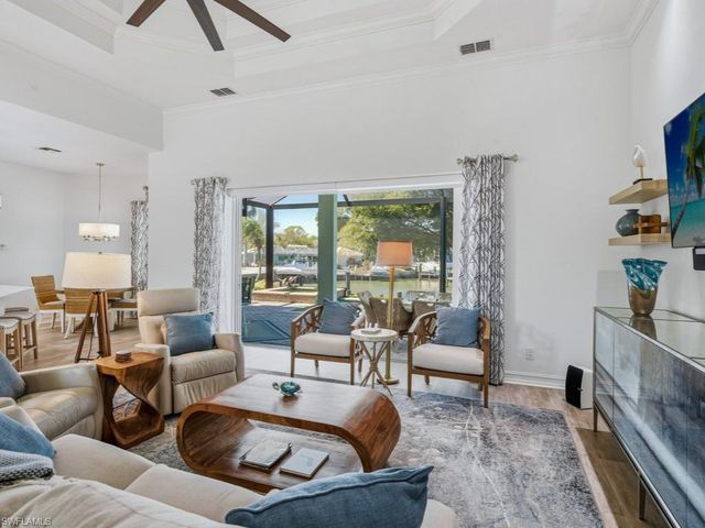 366 Grapewood CT, Marco Island, FL 34145