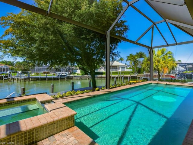 366 Grapewood CT, Marco Island, FL 34145