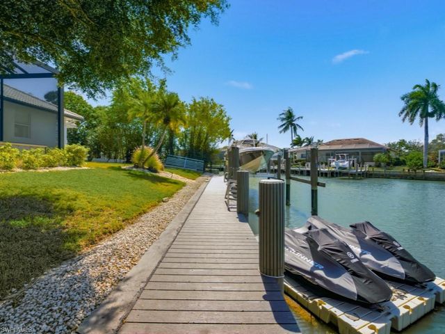 366 Grapewood CT, Marco Island, FL 34145