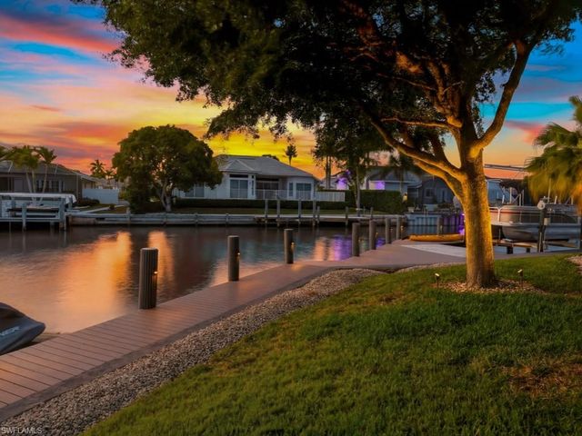 366 Grapewood CT, Marco Island, FL 34145