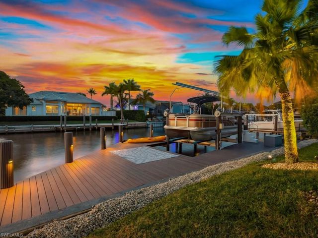 366 Grapewood CT, Marco Island, FL 34145