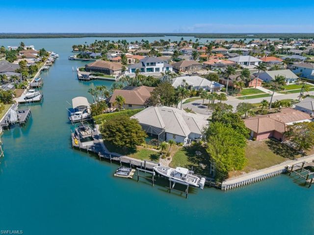 366 Grapewood CT, Marco Island, FL 34145