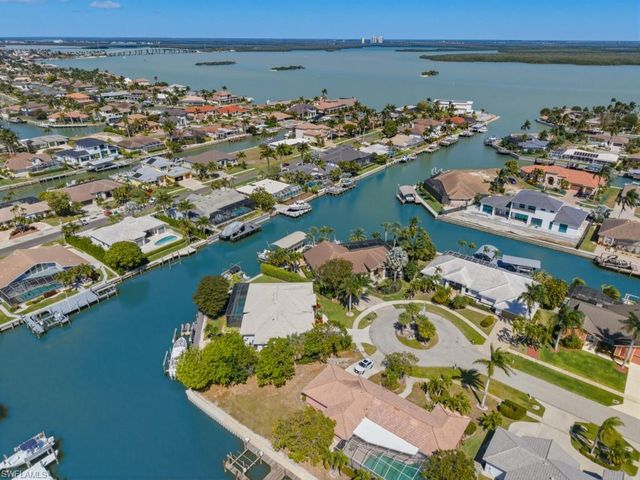 366 Grapewood CT, Marco Island, FL 34145