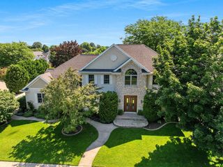 1404 MAHLER BOULEVARD, Neenah, WI 54956