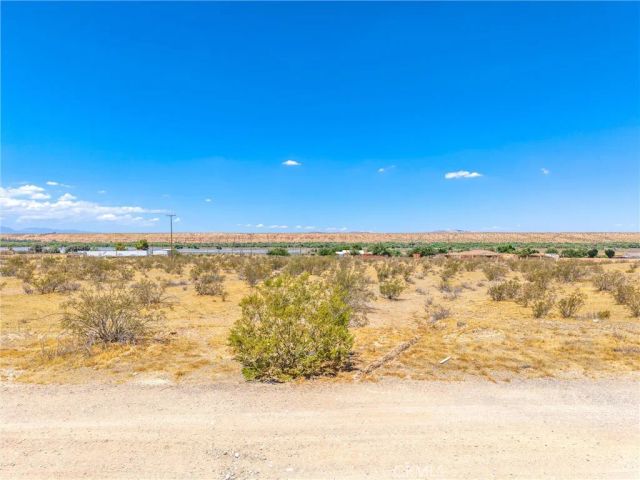 123 Cardigan Rd, Oro Grande, CA 92368