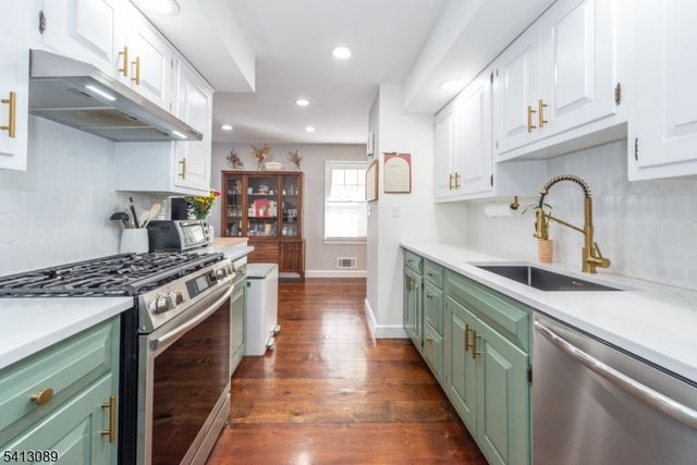 5 Murray Hill Sq, New Providence Boro, NJ 07974