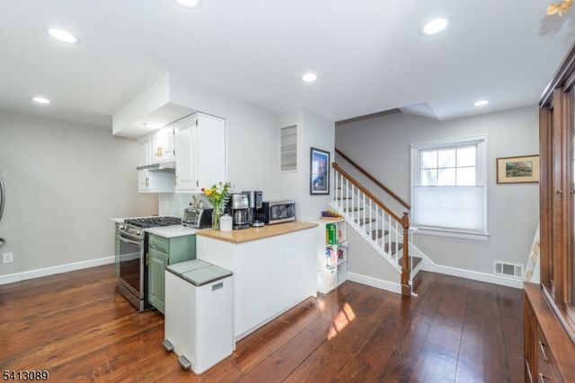 5 Murray Hill Sq, New Providence Boro, NJ 07974