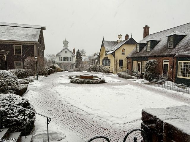 5 Murray Hill Sq, New Providence Boro, NJ 07974