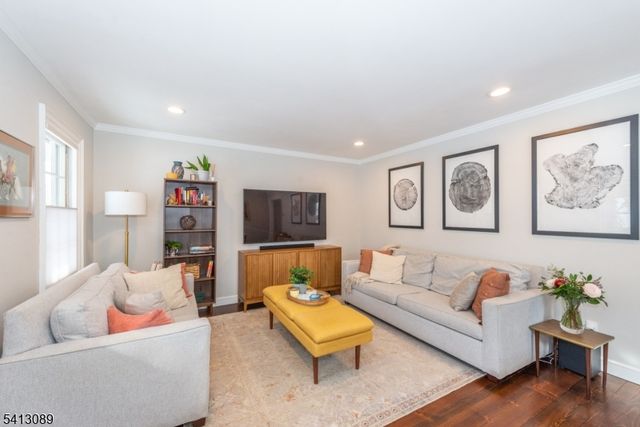 5 Murray Hill Sq, New Providence Boro, NJ 07974