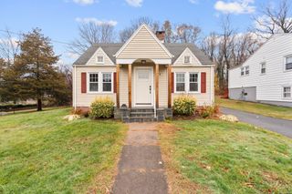 29 Haywood Lane, Hamden, CT 06514