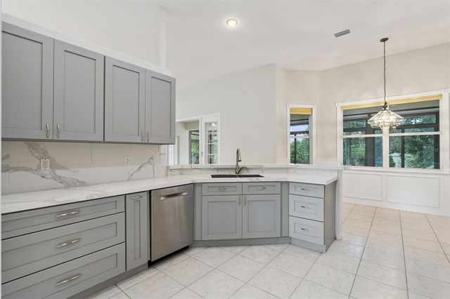 10308 CALLE DE FLORES DRIVE, Clermont, FL 34711