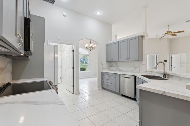 10308 CALLE DE FLORES DRIVE, Clermont, FL 34711
