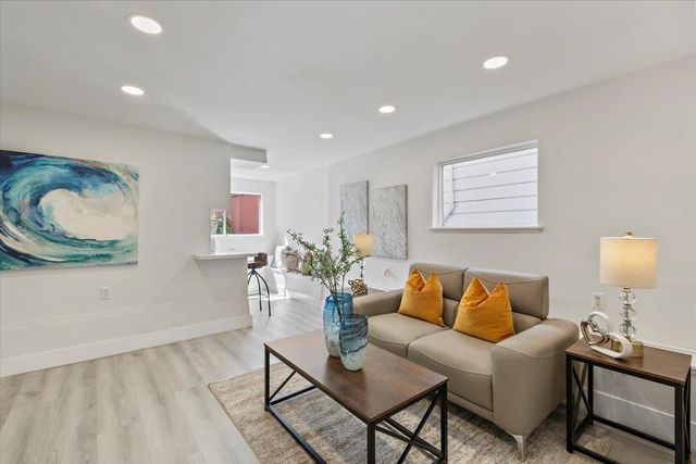 25 Colonial Way, San Francisco, CA 94112