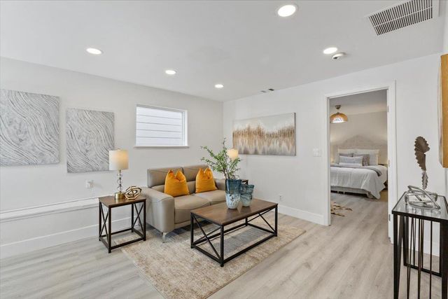 25 Colonial Way, San Francisco, CA 94112