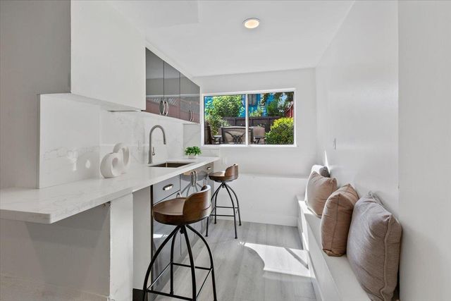 25 Colonial Way, San Francisco, CA 94112