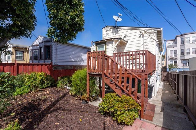 25 Colonial Way, San Francisco, CA 94112