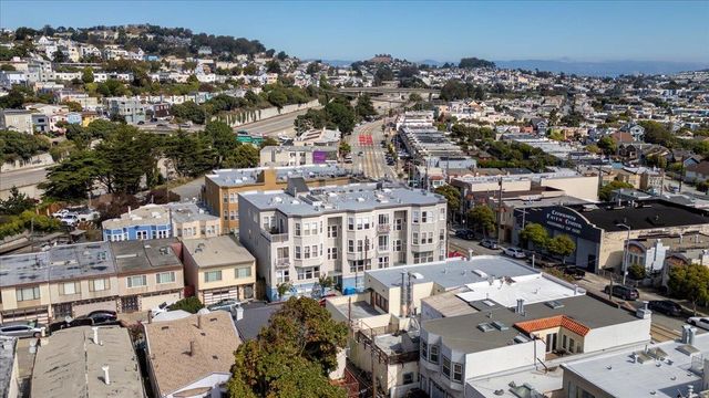 25 Colonial Way, San Francisco, CA 94112