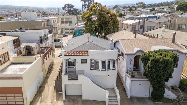 25 Colonial Way, San Francisco, CA 94112