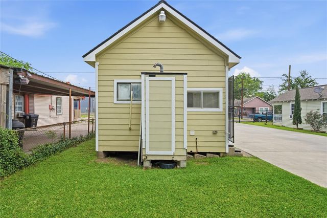 7922 Sherman Street, Houston, TX 77012