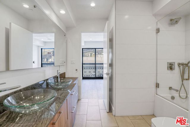 1447 N Martel Avenue, Los Angeles, CA 90046