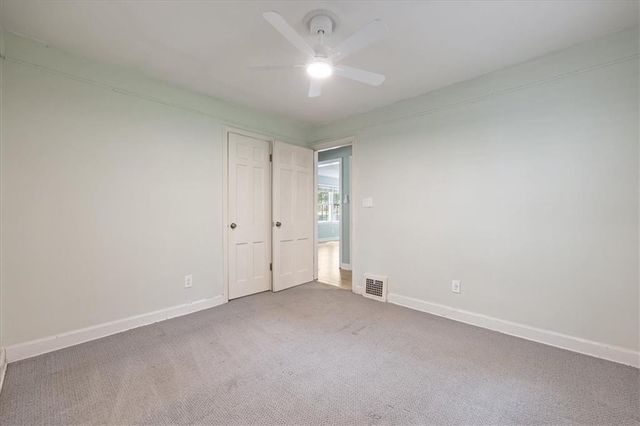 114 W Pocahontas Lane, Kansas City, MO 64114
