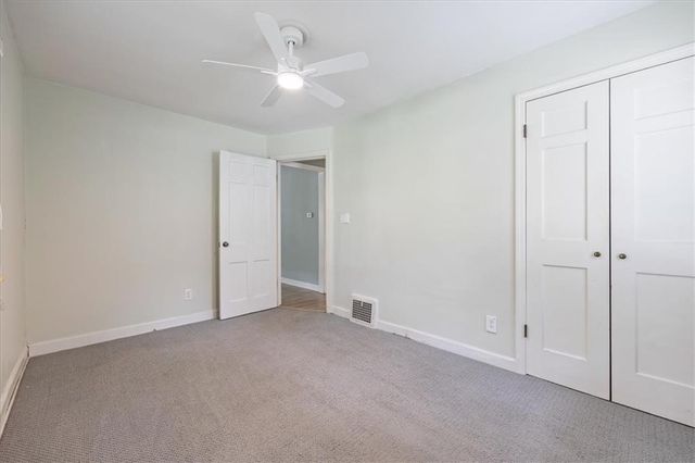 114 W Pocahontas Lane, Kansas City, MO 64114