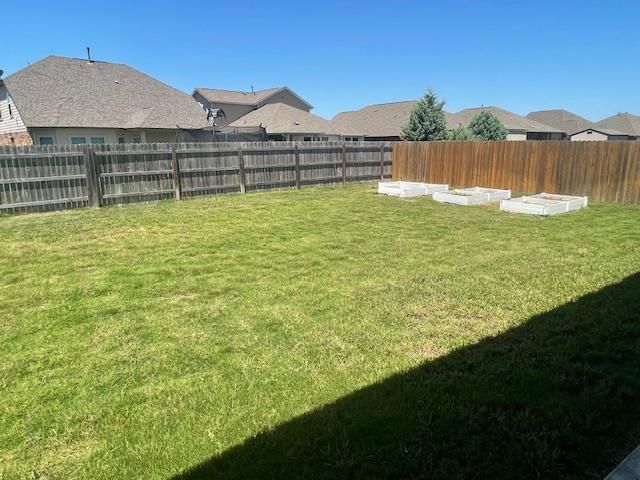 117 Skylark LN, Hutto, TX 78634