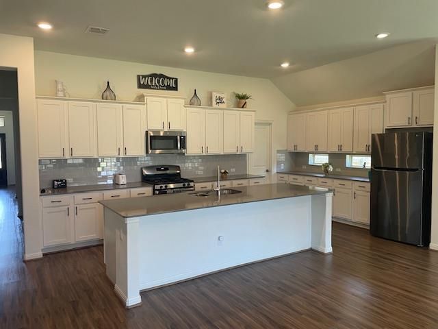 117 Skylark LN, Hutto, TX 78634